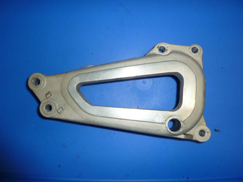 Xv920 right rear footpeg bracket 1982 yamaha virago 750