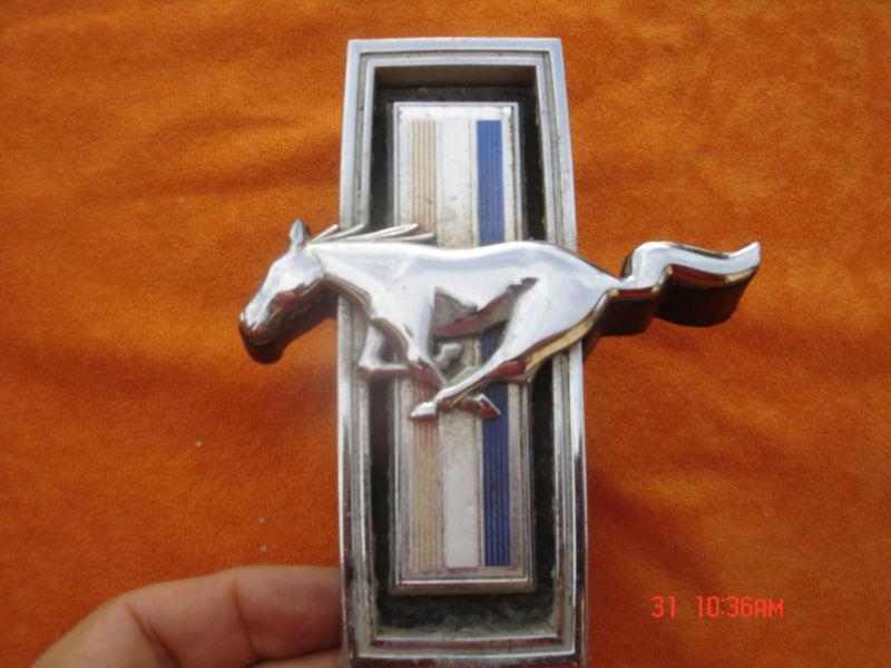 Ford mustang emblem front grille