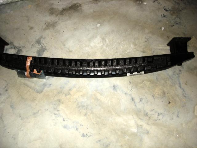 2004-10 vw touareg rear metal bumper and styrofoam top / free local pick up