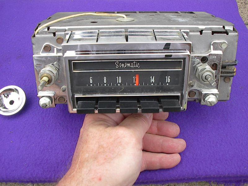 1970-72 buick skylark & gran sport real nice & very good working am radio