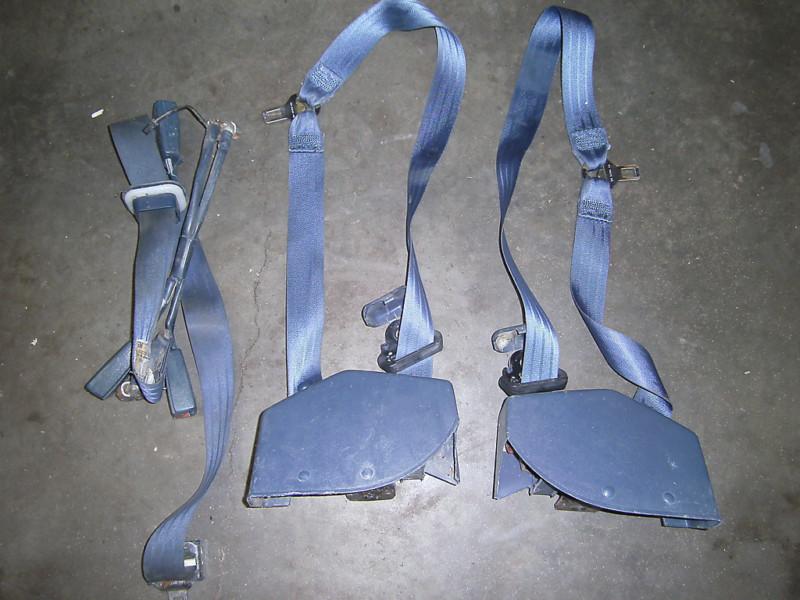 Blue front seat belts - 88-94 chevy/gmc 1500-2500 3500 regular cab truck