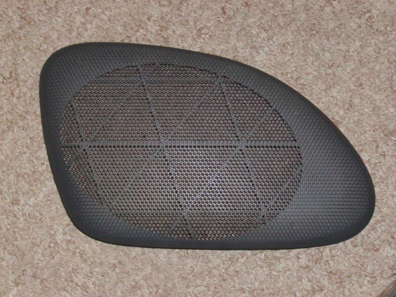 96-00 chrysler sebring convertible left rear speaker cover grill black lr