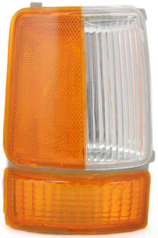 Side marker light lamp lens & housing passenger's right side