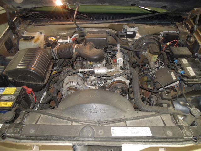 1999 gmc suburban 1500 exhaust manifold left 2147885