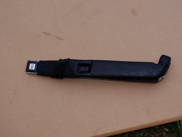 Jeep wrangler passengers side seat belt front female.  oem  92-95