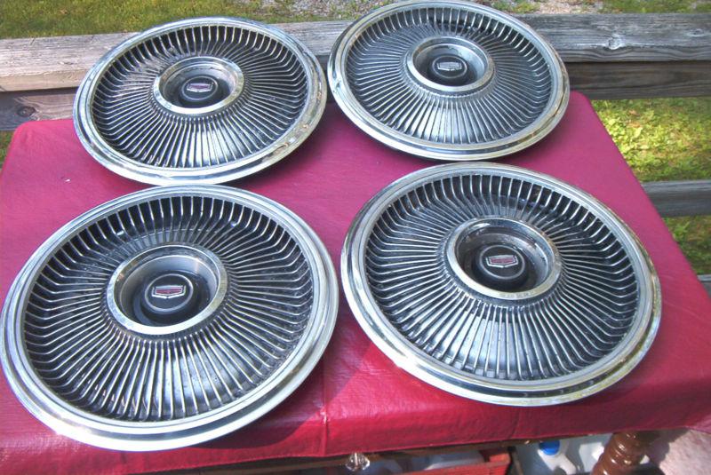 Oe set of 4 15 inch 1970-72 mercury optional heavy ribbed wheelcovers # 682