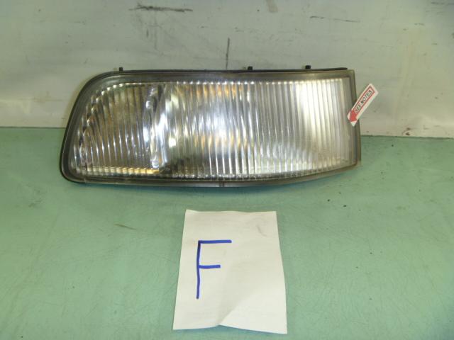 Infiniti infinity i30 i 30 bumper mount turn signal parking light lamp park left