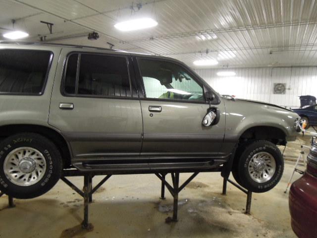 2000 mercury mountaineer 95274 miles rear or back door right 2294226