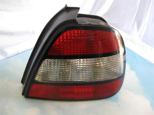 97 98 daewoo leganza passenger rear brake tail light 1999 2000 2001 2002  oem