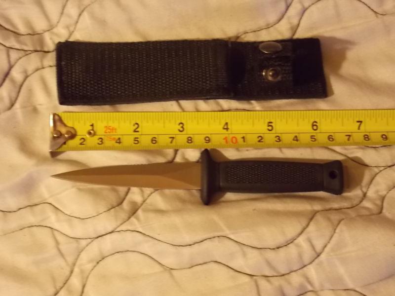 New in the box 6 1/2" dagger-throwing-boot fixed blade biker knife