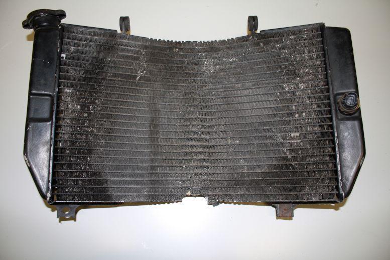 2001 -  2003 suzuki gsxr gsx-r 600 oem radiator damaged, but no leaks