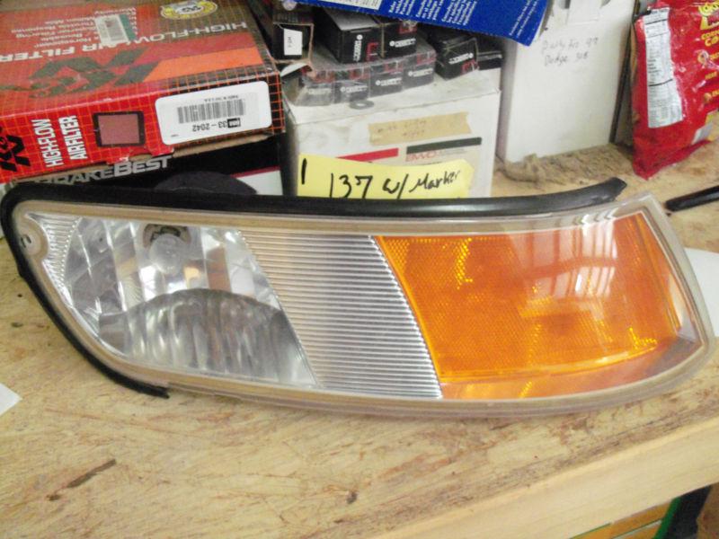 98-02 mercury grand marquis passenger right side headlight and marker light