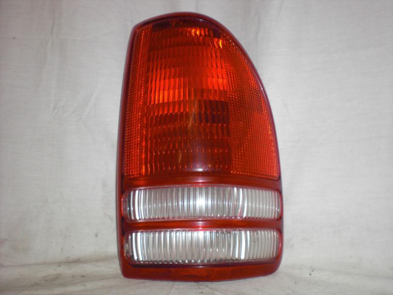 1999 dodge dakota right passenger side tail light assembly