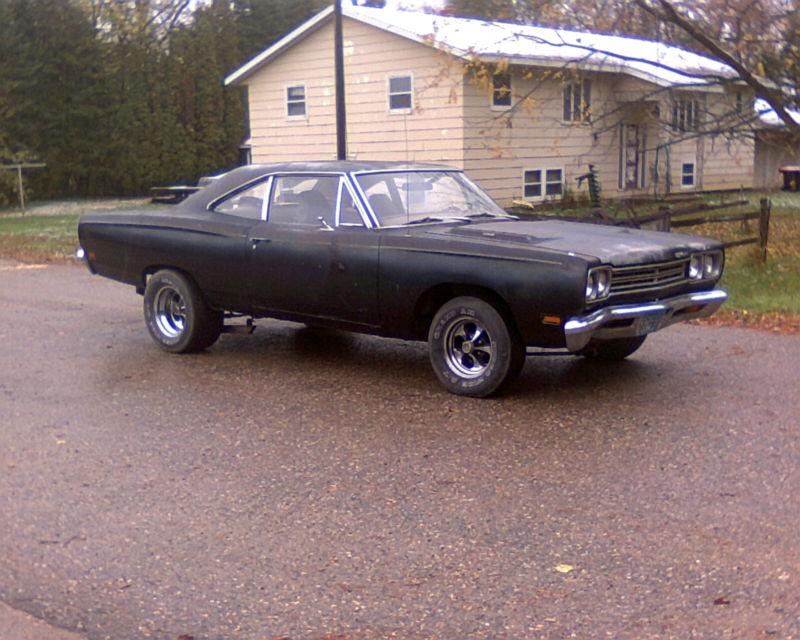 1969 roadrunner - 440 - 4 speed - air grabber - posi - black - runs nice