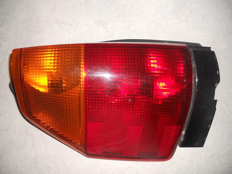 Gmc envoy 02- 09 2002-2009 drivers lr taillight assembly nr oem 03 04 05 06 07