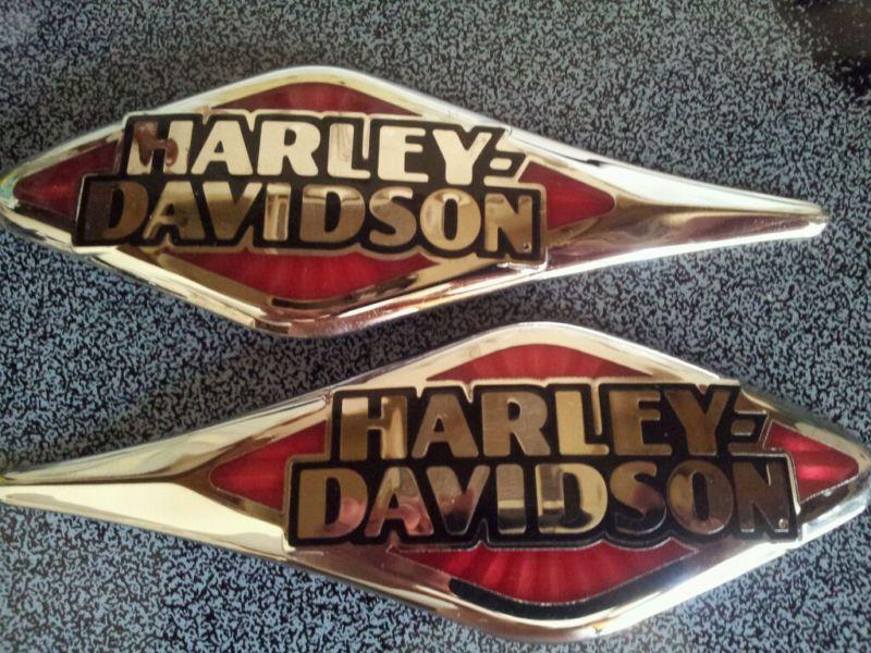 Harley oem 62394-09 gas tank emblem medallion red glass 2009 heritage softail 