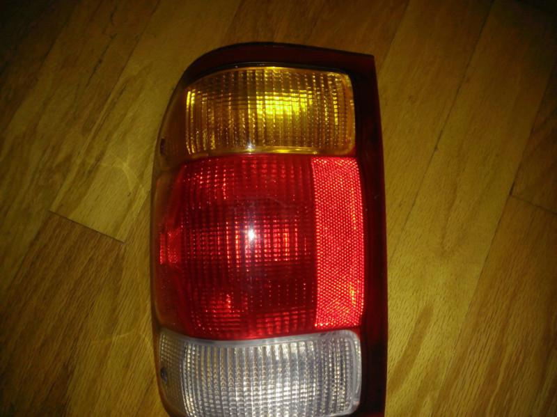 1998 ford ranger driver's side tail light