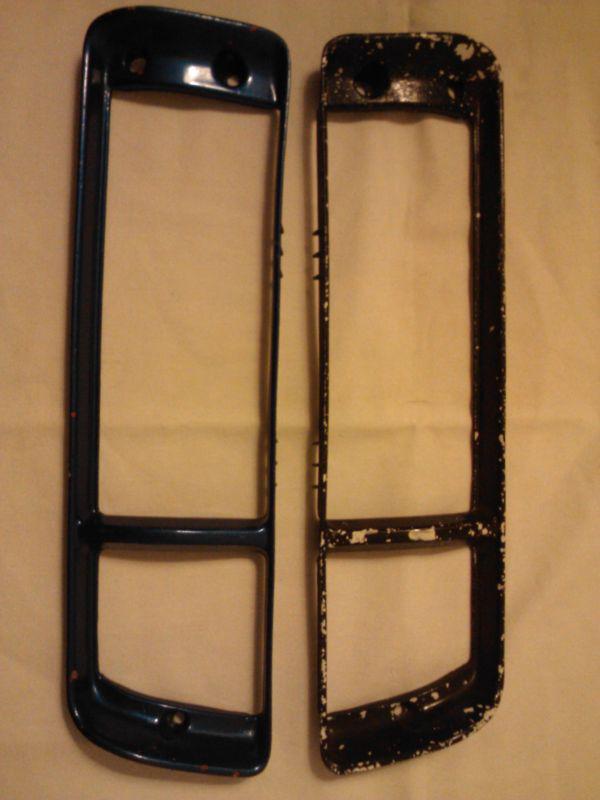 Chrysler & mitsubishi fog light bezel