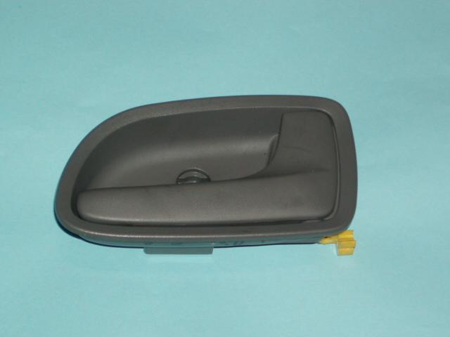 Kia rio  inside door  gray   handle front right  door free s/h 2003-2004