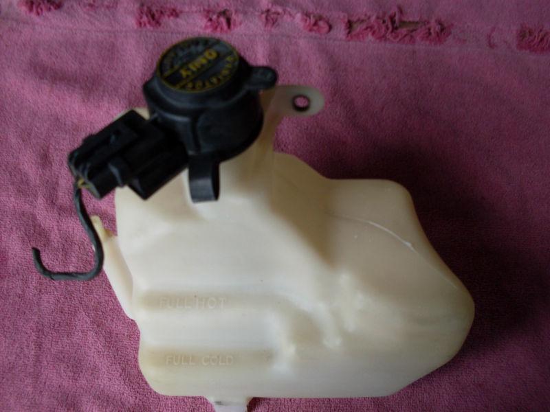 1998 ford escort 2.0 radiator reservoir tank w/electrical component