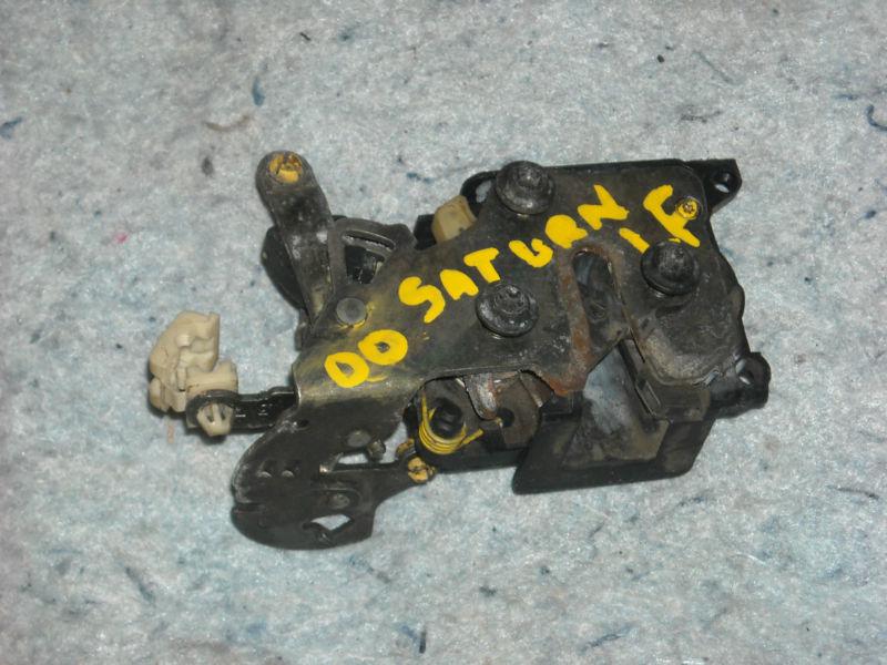 00 01 saturn s series door manual latch l/f