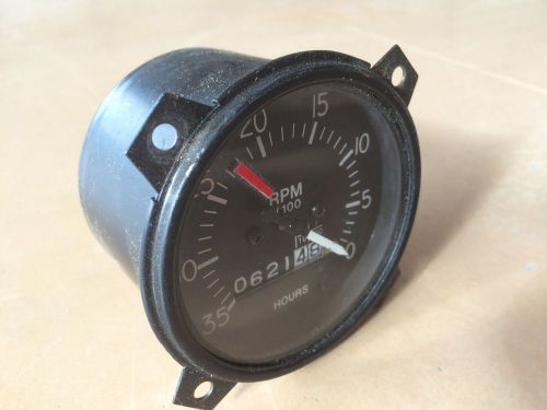 Aicraft tachometer fits continental a65, c75, c85, c90 dash 8 engines. left hand