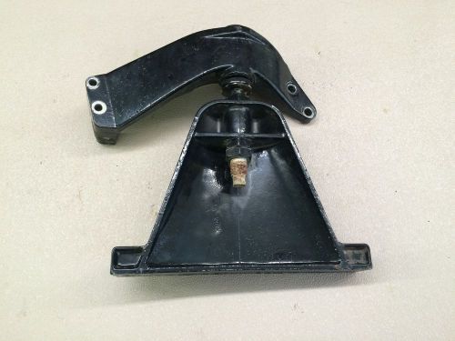 Mercruiser 3.0l lx engine mounting bracket p/n 73571a2, 32778t