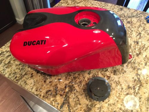 Ducati 996r 998r oem gas tank fuel 998 996 916 748