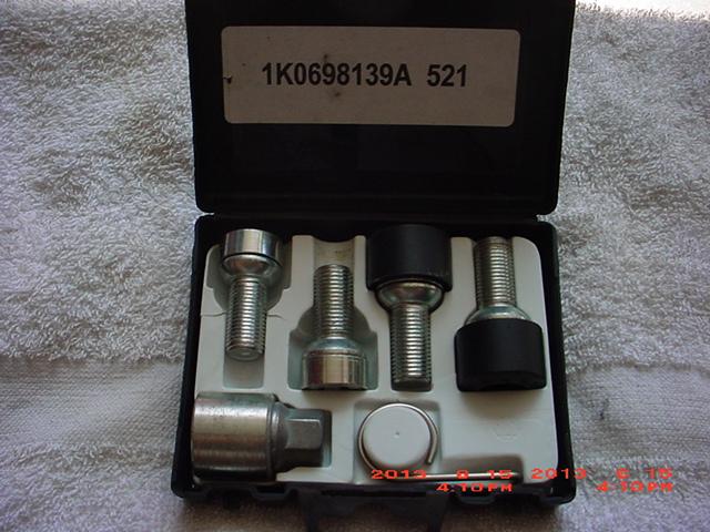 New audi vw factory wheel lock kit 1 ko 698 137 a