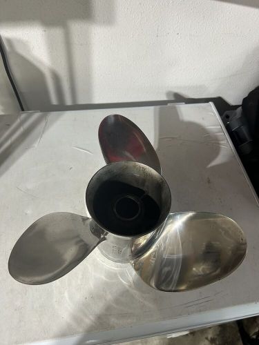 Turning point boat propeller