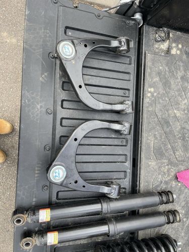 2022 toyota tundra shocks, struts &amp; control arms. les than 30 miles on them.