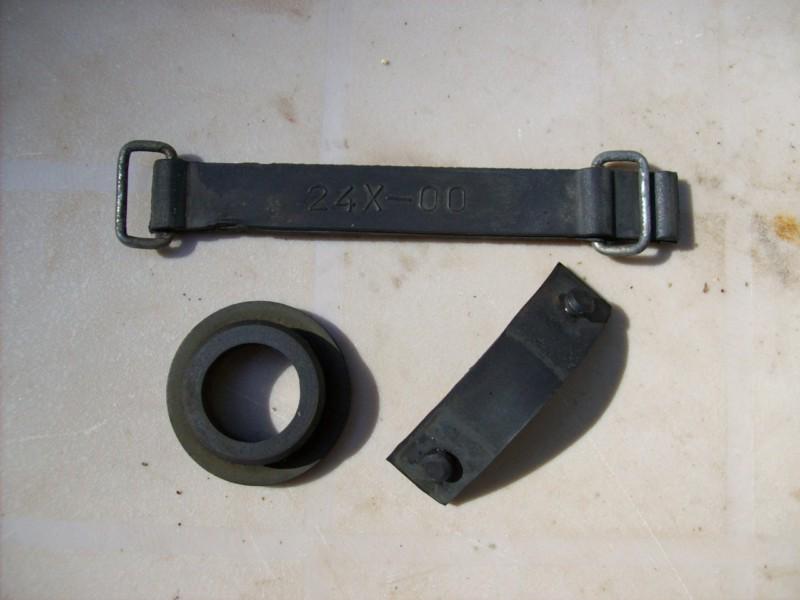 1985-86 yamaha tri z 250 rear shock reservoir rubber mounts 1986 85 ytz250 ytz