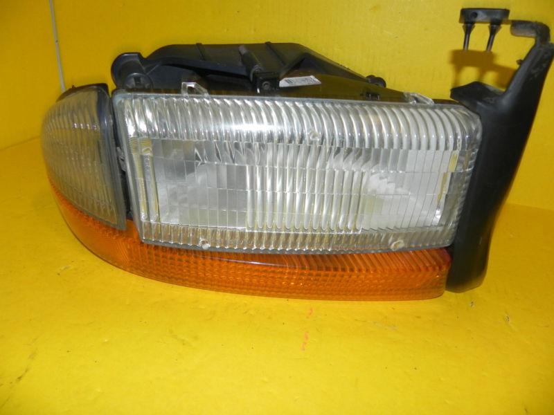 97 98 99 00 01 02 03 04 dodge dakota durango right headlight oem complete