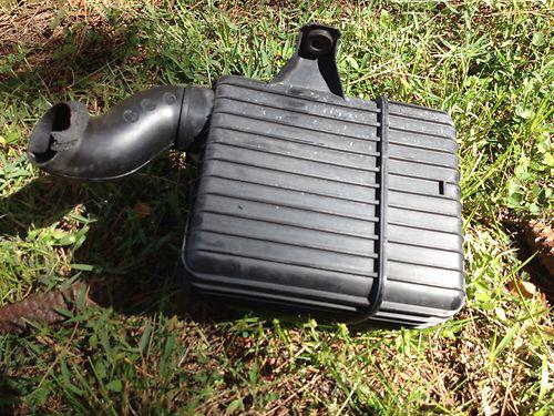 2006,2007 ford fusion air intake box