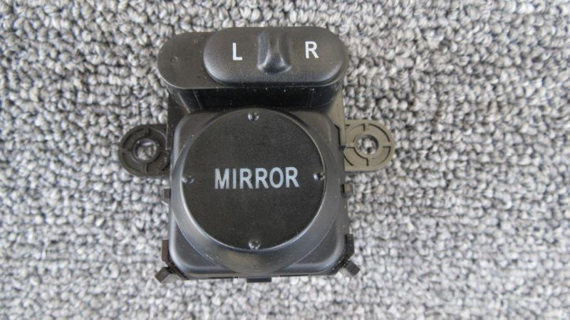 02-03 acura rsx type s / base non-heated mirror switch                        02