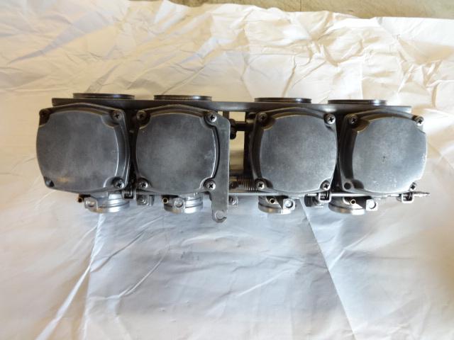 Kawasaki kz1000 j model   carb or carburetors  