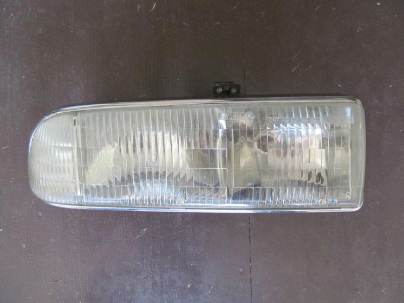  passenger headlight-1998 chevy s10