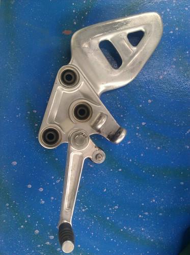 Used oem suzuki left rear set for hayabusa (99-07) bracket, guard, shift pedal