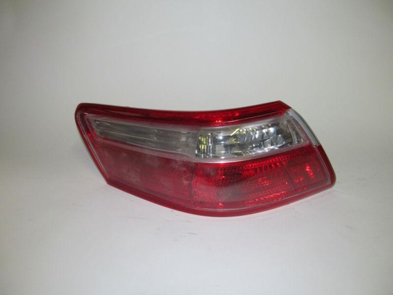 07 08 09 toyota camry oem left tail light nice!