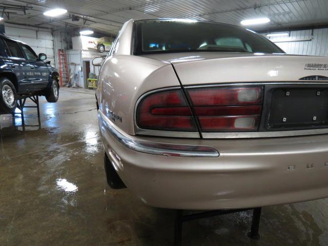 1998 buick park avenue outer tail light lamp left