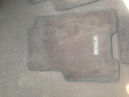 Nissan rogue 2007-2012 oem used mats rugs carpets set