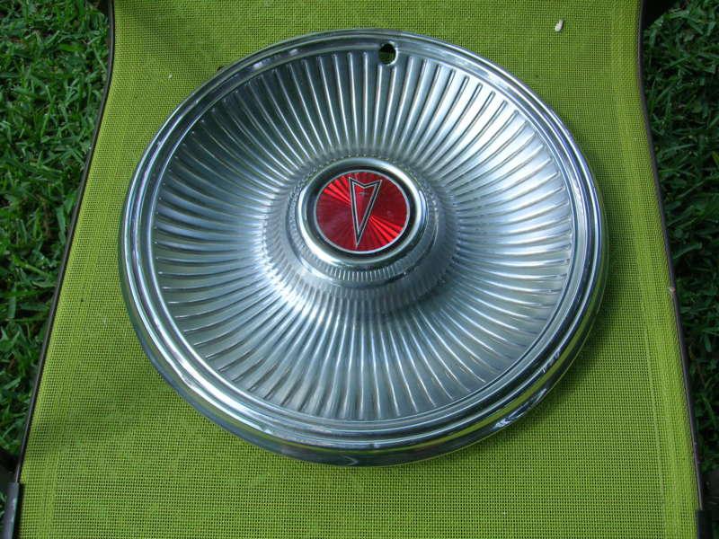 1978-81 (1) pontiac le mans grand prix hubcap wheel cover s14"  very nice