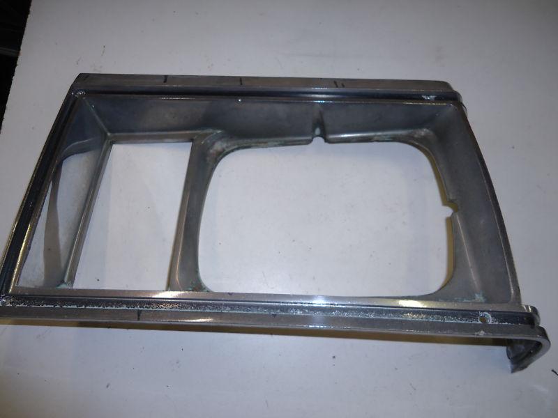 1980-1981 el camino, malibu left head light door  trim