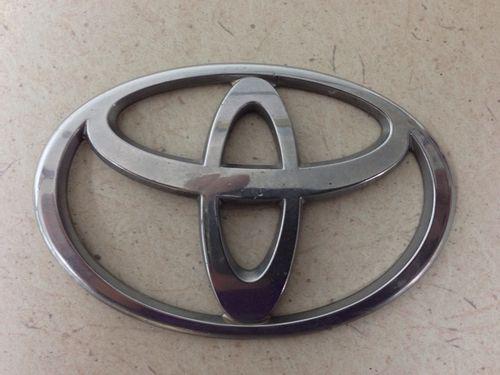 Toyota emblem