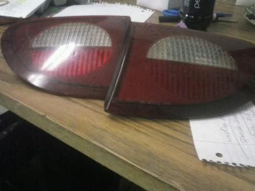 2000 2001 2002 chevrolet cavalier right tail light