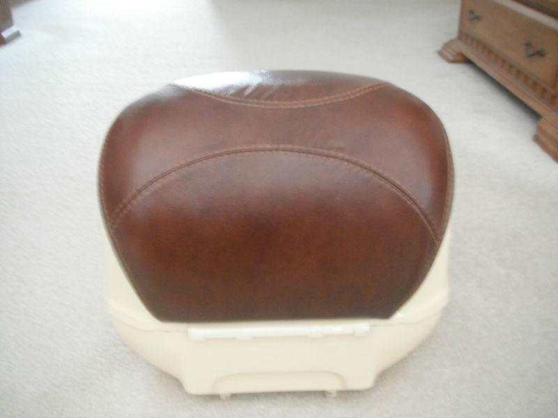 Vespa top case for 250/300 gts