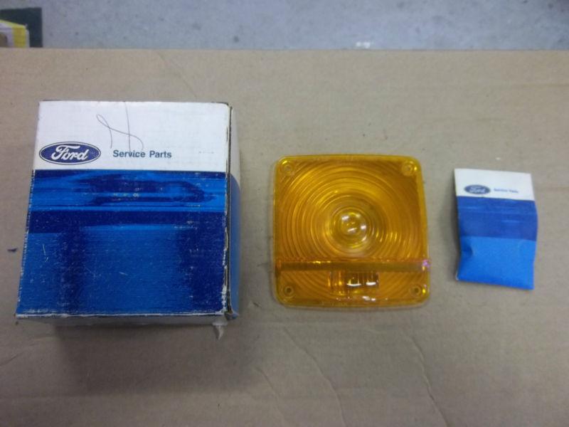 Nos 73-77 ford f500 p500 truck front turn indicator  amber lens  4.5" 