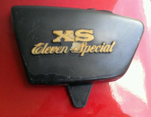 Yamaha 1980 xs1100, xs eleven special left side body cover panel with emblem