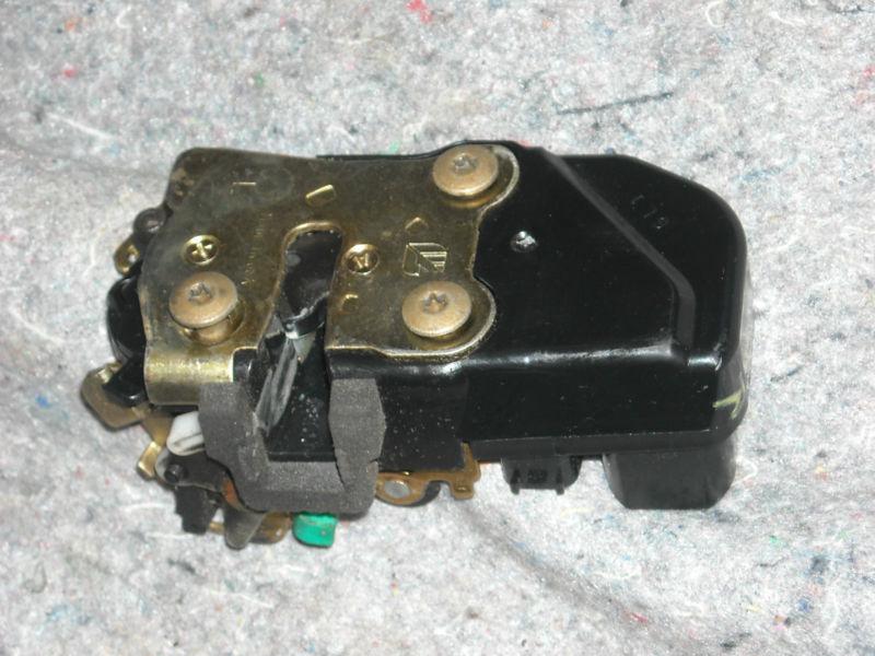 98 99 00 chrysler concorde 300m dodge intrepid door power latch r/r