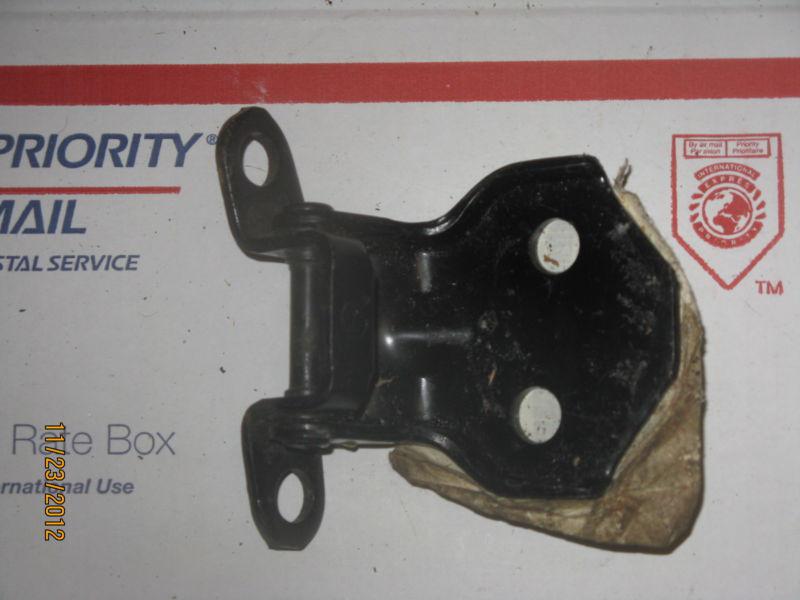 Toyota corolla 1980-1983 front right =passenger door low hinge new oem